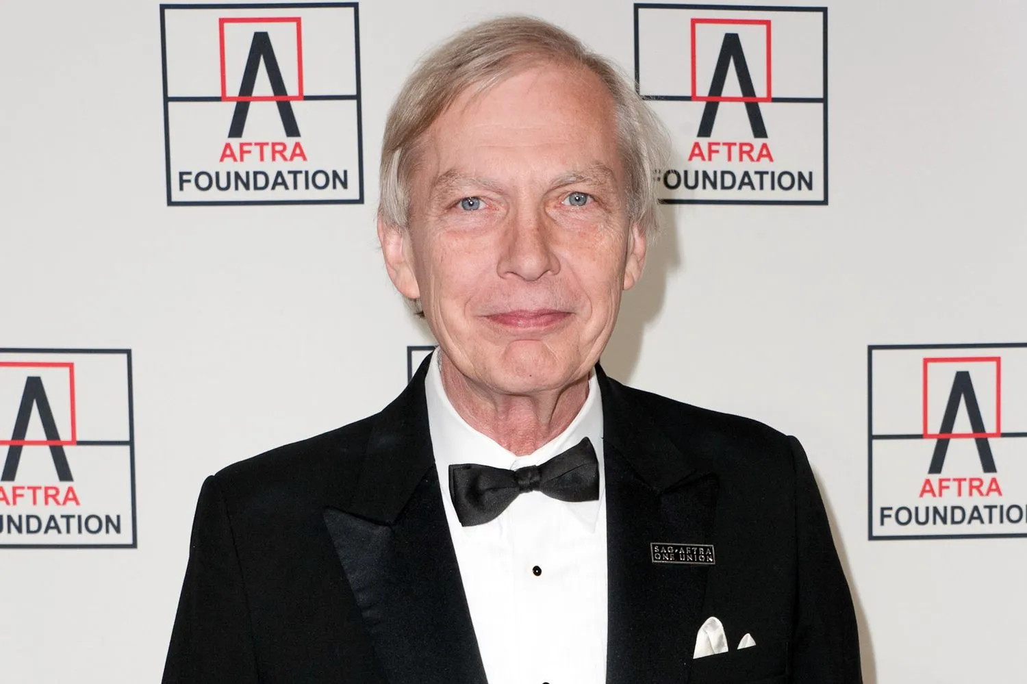 Linda Hunt Pays Tribute to Bob Edwards’ Unforgettable Legacy – Don’t